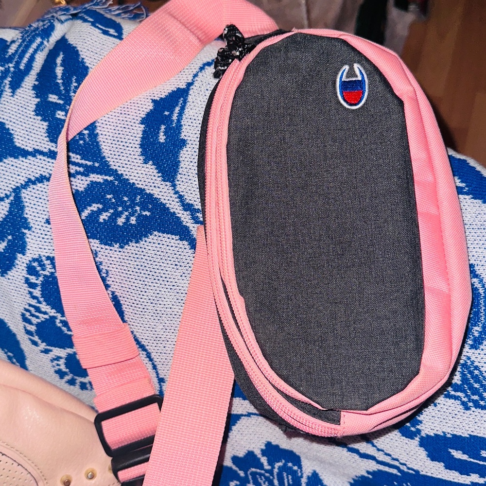 Champion crossbody/fannypack